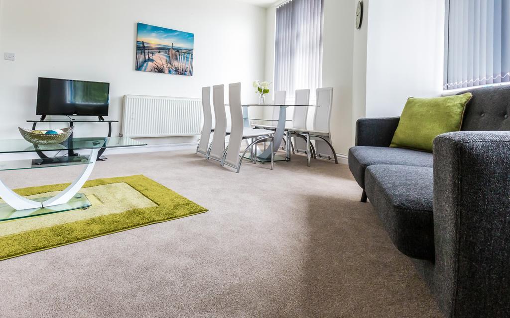 Comfortable Swindon Town Centre Apartments, Free Parking, Sleeps Up To 8 Екстер'єр фото